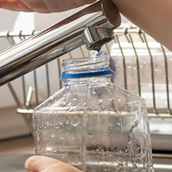 Boire l'eau du robinet est dangereux ?